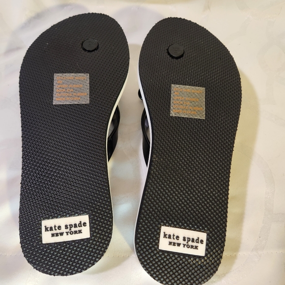Kate Spade Beach Pool Eva Flip Flop w Spade Charm Detail Black White Size 6M - Picture 8 of 9